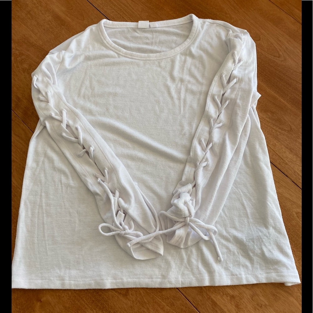 GAP lace-up sleeve l/s t-shirt. Cute & comfy white top. Excellent pre-loved - Picture 6 of 8